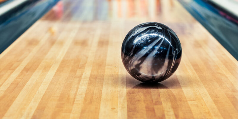 Bowling ball used as in example for idiom purposes in article.